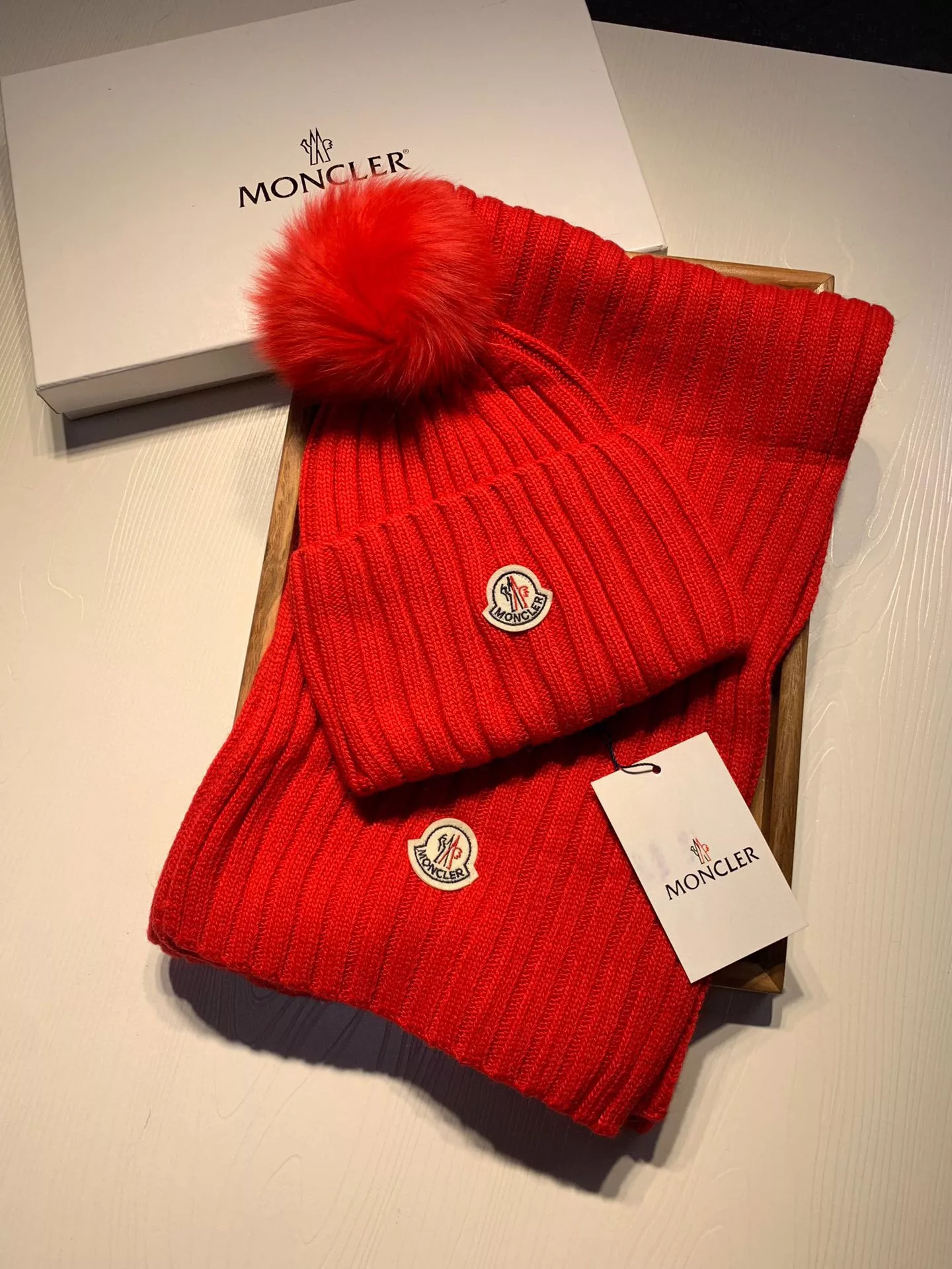 moncler hat and echapres set s_127ab13